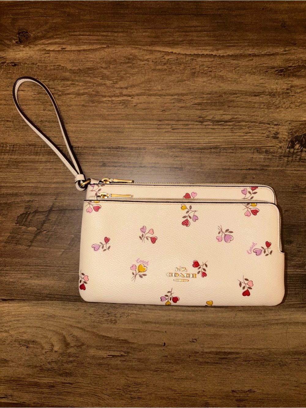 Authentic Coach Double Zip Heart Print Wristlet Wallet – Chalk Multicolor CW969